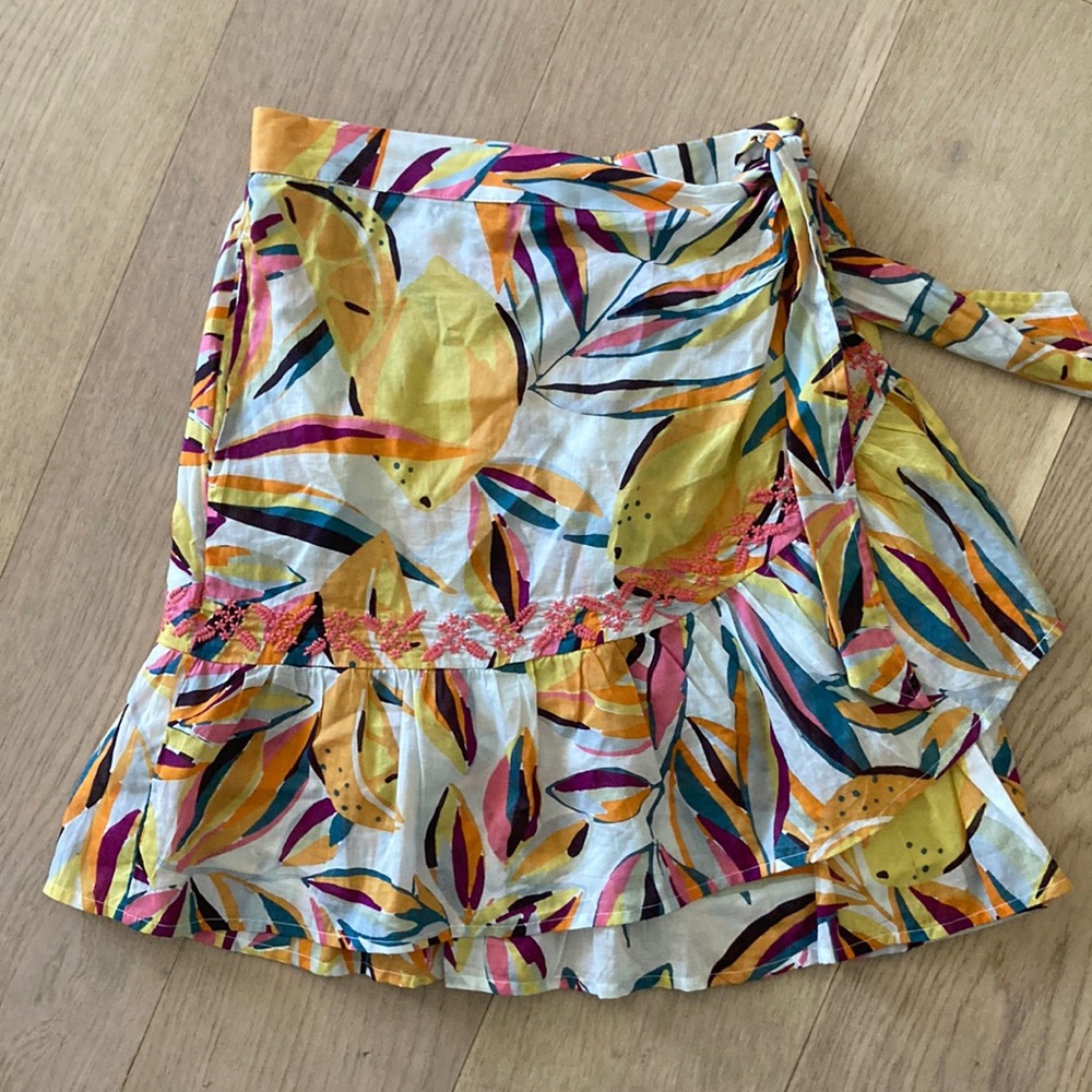 C&C California women's faux wrap skirt size small pinks and yellow leaf pattern